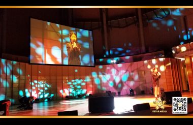 聚星传媒 唱到北京去 毕福剑温哥华歌曲选秀节目 舞美设计 灯光音响 视频设计制作 现场多机位录制 专业电视节目录制 投影屏幕