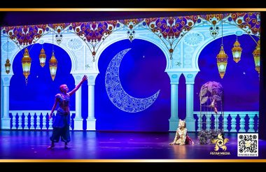 迪斯尼舞台剧剧场背景双投影屏幕及舞台剧视频设计