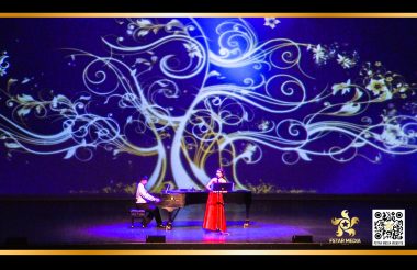 "天涯共此时"2015年萨斯卡通中秋晚会 聚星传媒舞台双投影超大背景设计