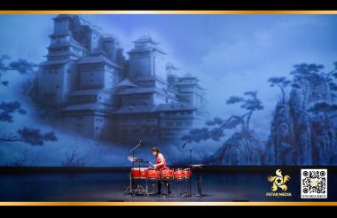 "天涯共此时"2015年萨斯卡通中秋晚会 聚星传媒舞台双投影超大背景设计